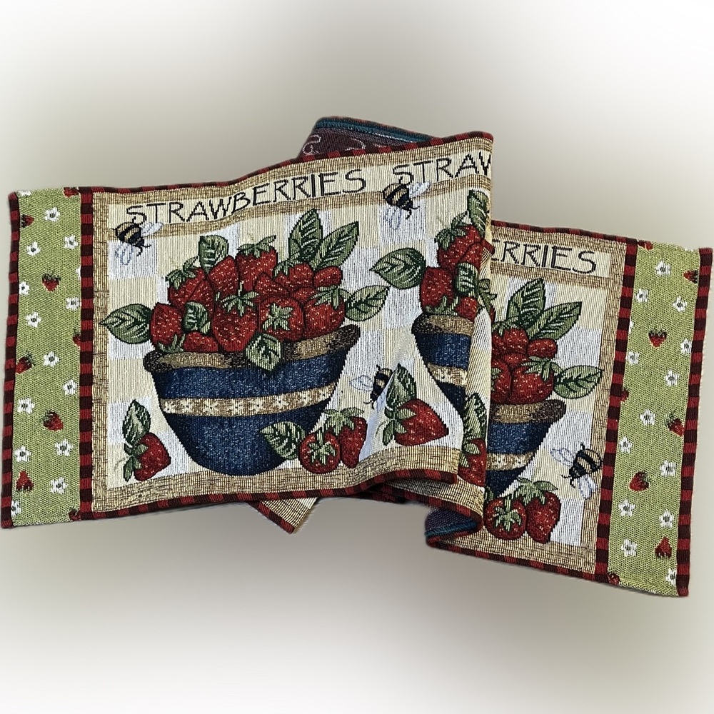 Strawberry Table Runner approx 71“ x 12.5” - Picture 1 of 6